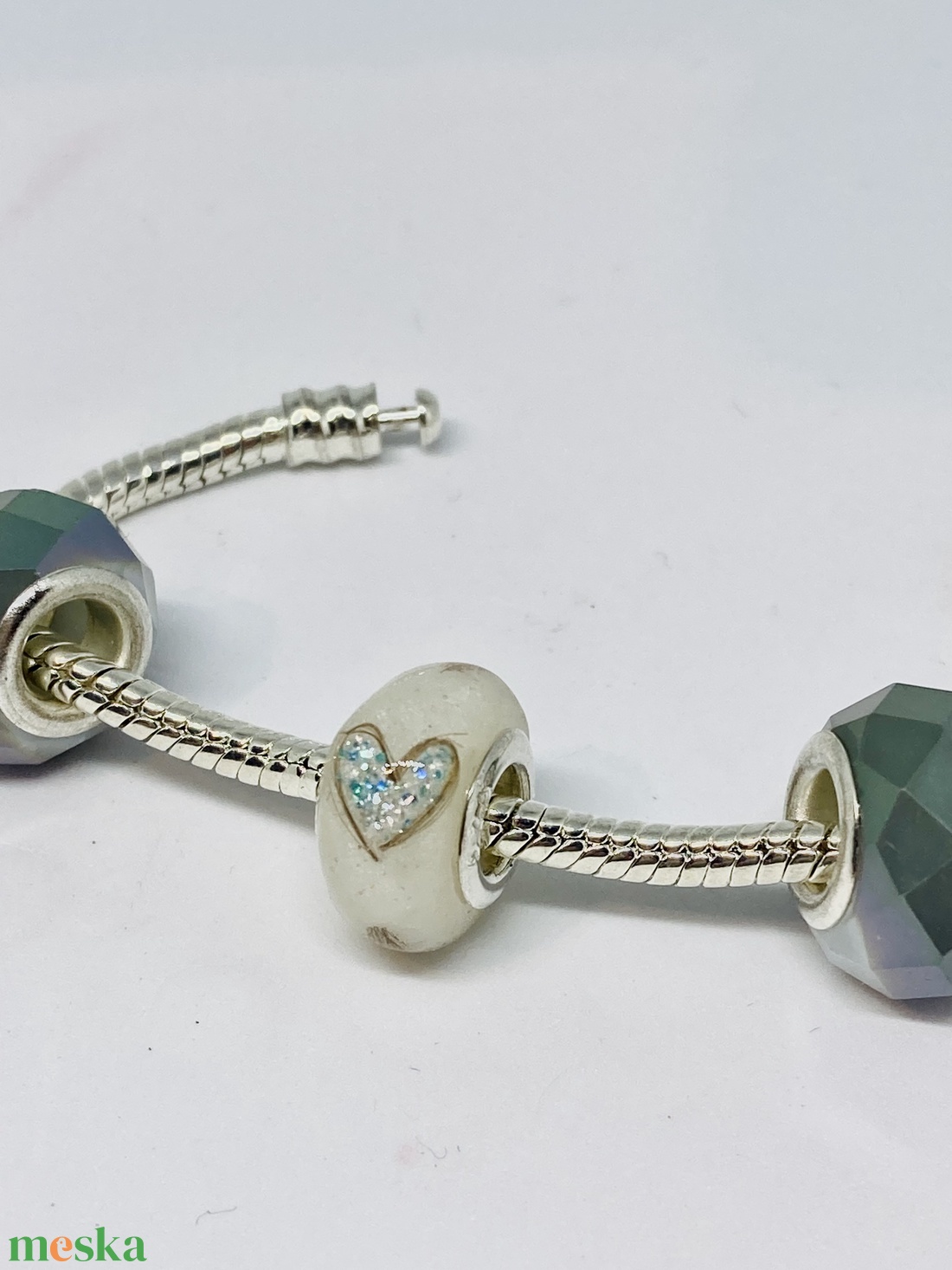 Ezüst belsővel! Pandora tipusú gyöngy, Babahajas,  hajtincses emlékőr  - ékszer - nyaklánc - medálos nyaklánc - Meska.hu