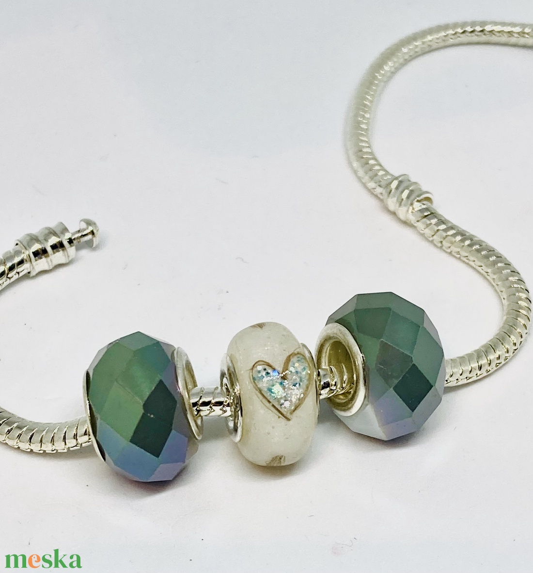 Ezüst belsővel! Pandora tipusú gyöngy, Babahajas,  hajtincses emlékőr  - ékszer - nyaklánc - medálos nyaklánc - Meska.hu