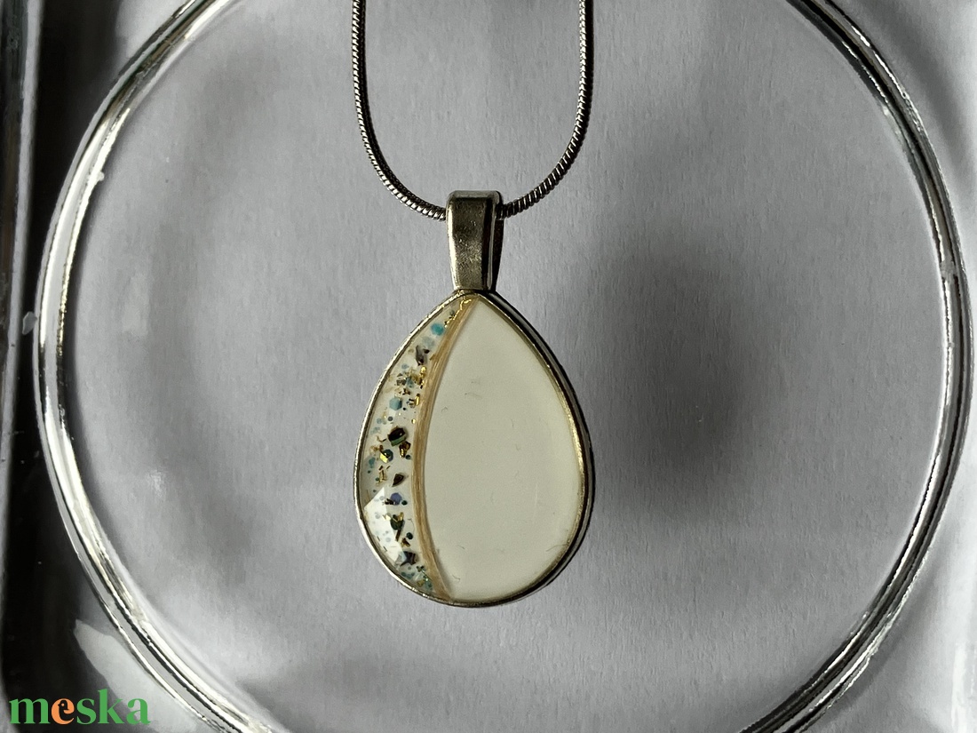 Hajjal vagy szőrrel készült emlék ékszer - ékszer - nyaklánc - medálos nyaklánc - Meska.hu