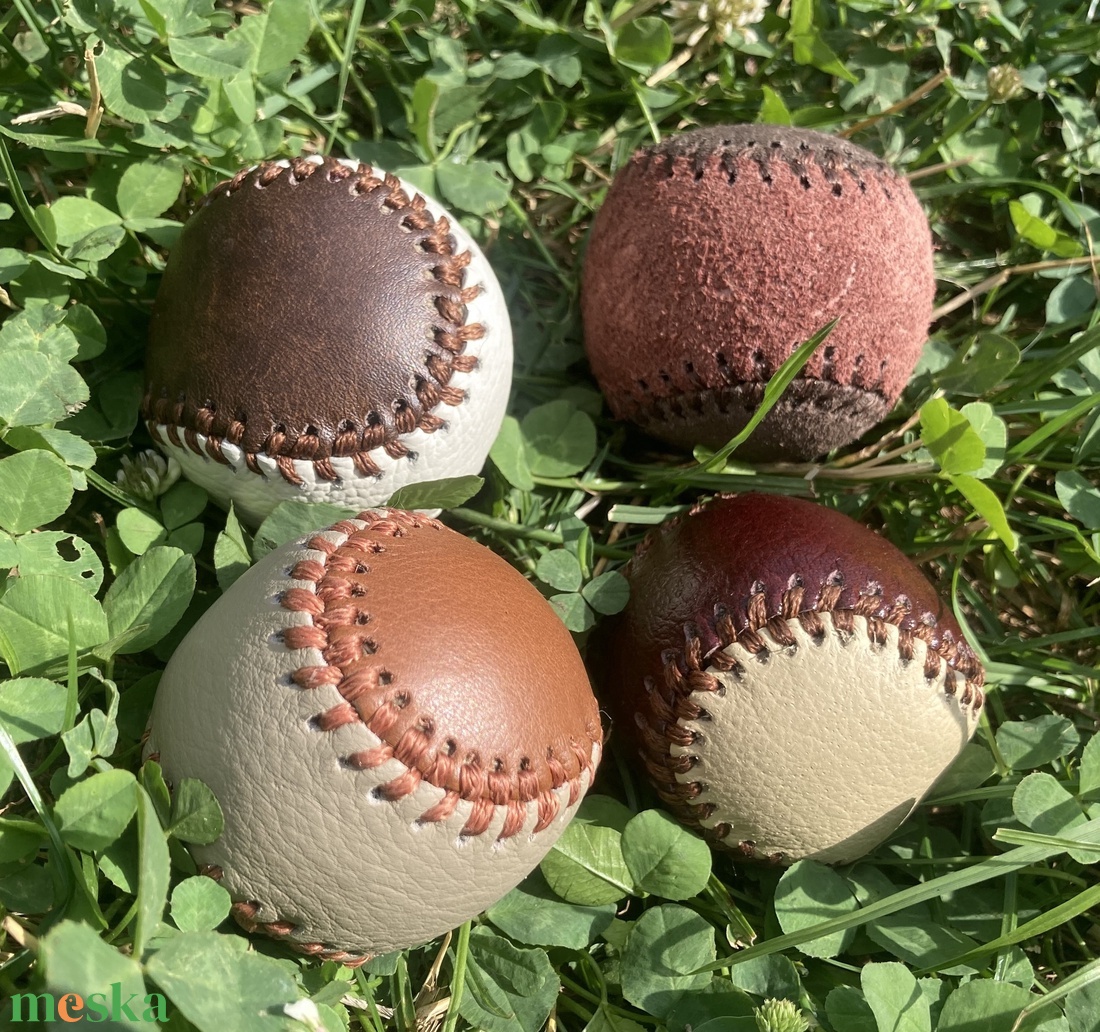 Bőr labda - játék & sport - sport és kikapcsolódás - labdajátékok - Meska.hu