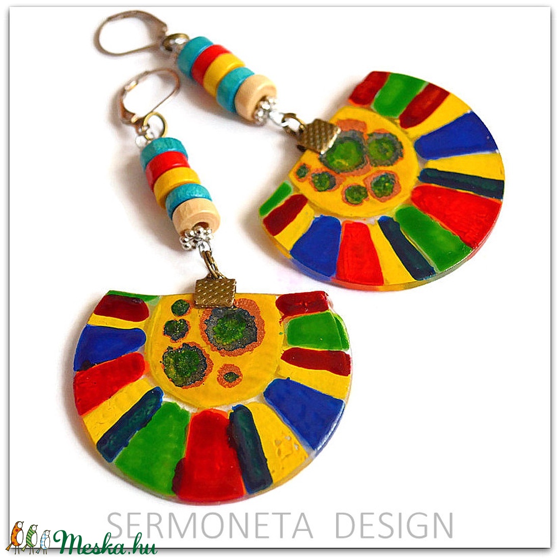   Afrikai stilusú színes csíkos olvasztott üveg fülbevaló lapos fagyöngyökkel - ékszer - fülbevaló - lógó fülbevaló - Meska.hu