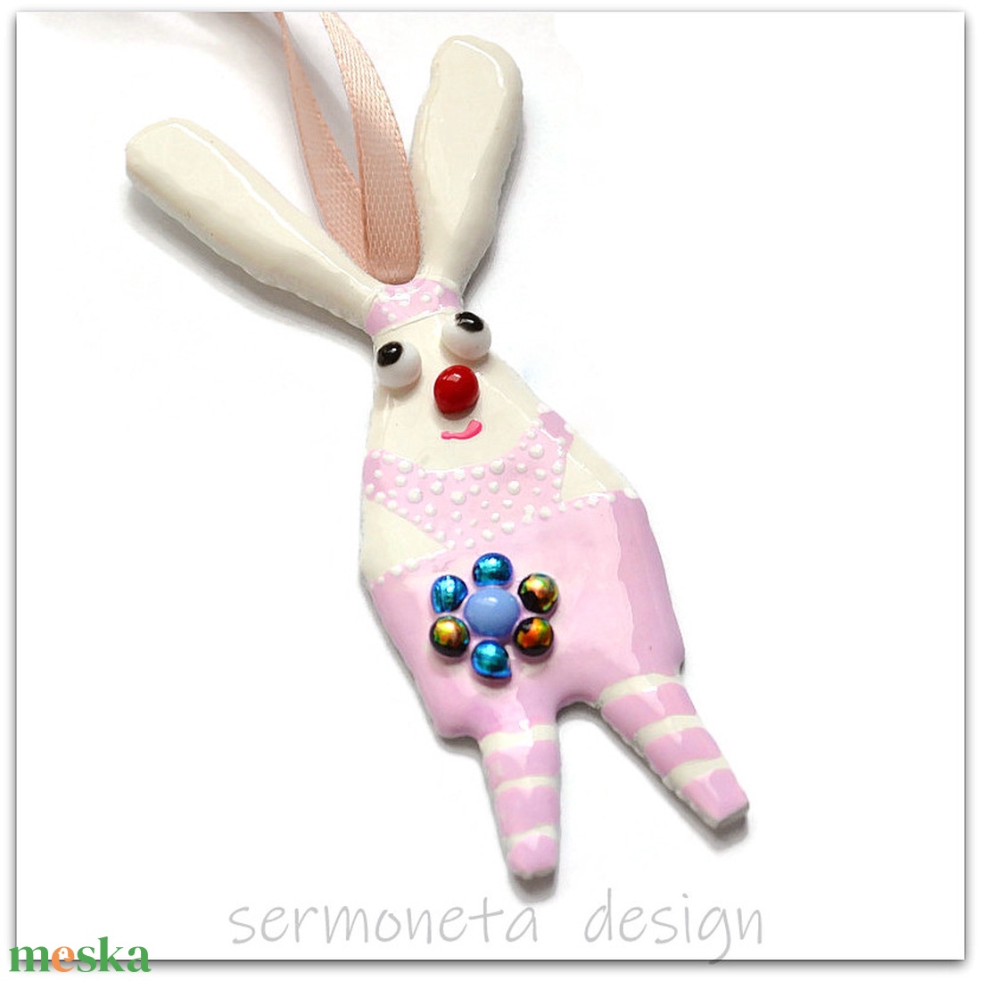 Bohókás nagyfülű nyúl olvasztott üvegből, húsvéti dísz, szalaggal felakasztható dísz - ünnepi díszek, dekorációk - húsvéti díszek és dekorációk - húsvéti tojásfadíszek - Meska.hu