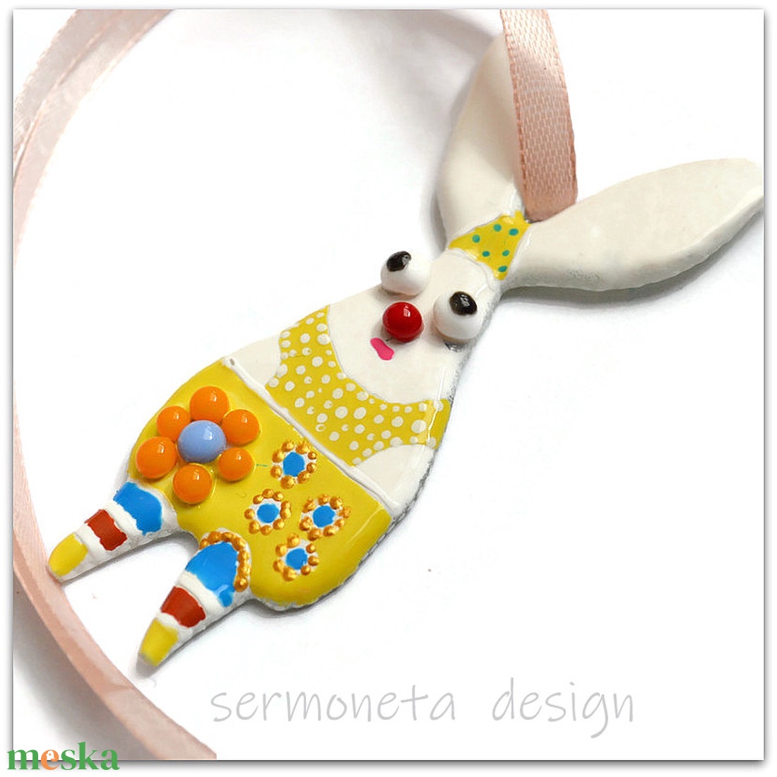 Bohókás nagyfülű nyúl olvasztott üvegből, húsvéti dísz, szalaggal felakasztható dísz - ünnepi díszek, dekorációk - húsvéti díszek és dekorációk - húsvéti tojásfadíszek - Meska.hu