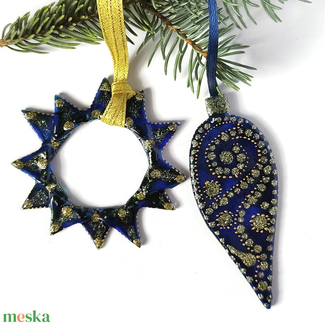 Csepp és csillag formájú kék üveg karácsonyfadísz arany díszítéssel - karácsony - karácsonyi lakásdekoráció - karácsonyfadíszek - Meska.hu Csepp és csillag formájú kék üveg karácsonyfadísz arany díszítéssel - karácsony - karácsonyi lakásdekoráció - karácsonyfadíszek - Meska.hu