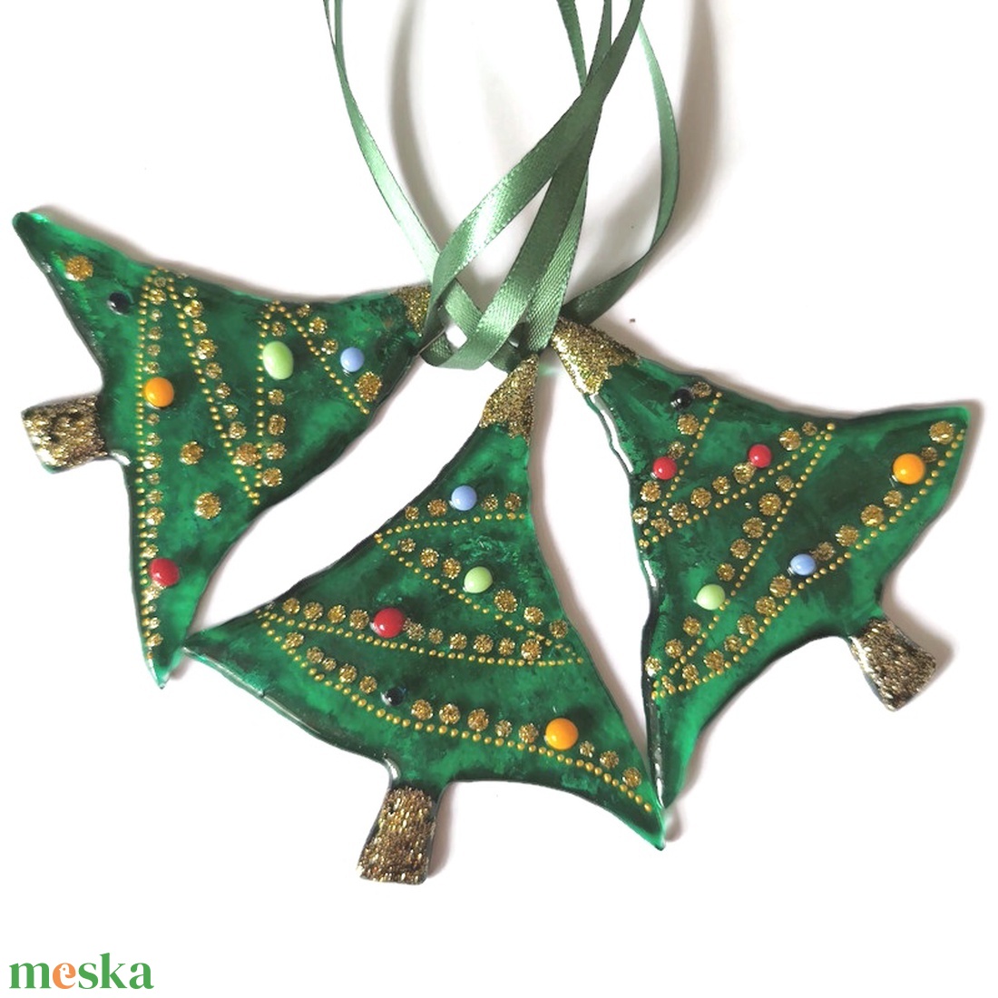   Egyedi, vidám karácsonyfadísz arany festéssel és színes üveggyöngyökkel ,zöld szalagon - karácsony - karácsonyi lakásdekoráció - karácsonyfadíszek - Meska.hu