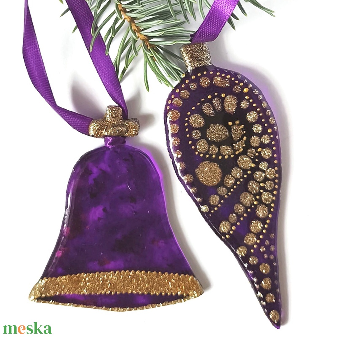 Harang és csepp formájú  lila üveg karácsonyfadísz arany díszítéssel - karácsony - karácsonyi lakásdekoráció - karácsonyfadíszek - Meska.hu
