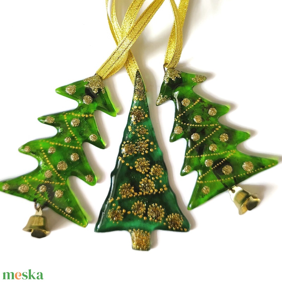 Üveg fenyőfák, karácsonyfadísz arany díszítéssel - karácsony - karácsonyi lakásdekoráció - karácsonyfadíszek - Meska.hu