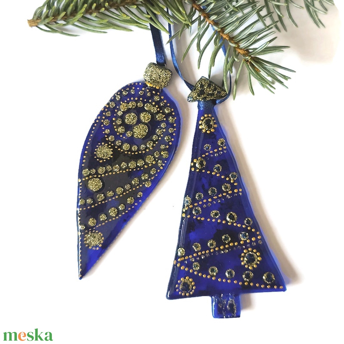 Csepp és fenyőfa kék üveg karácsonyfadísz arany díszítéssel - karácsony - karácsonyi lakásdekoráció - karácsonyfadíszek - Meska.hu