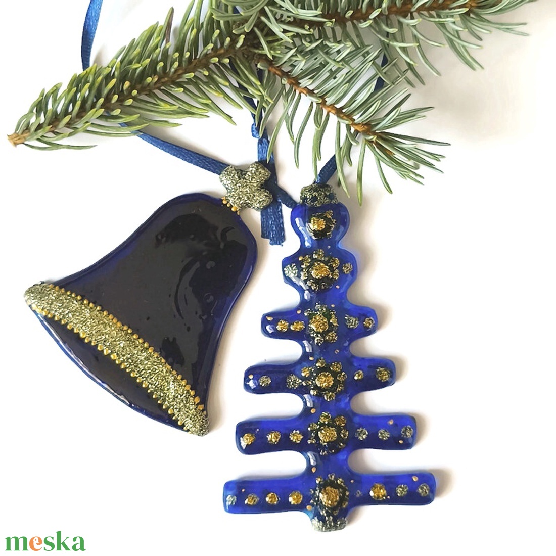 Kék  harang és fenyőfa üveg karácsonyfadísz - karácsony - karácsonyi lakásdekoráció - karácsonyfadíszek - Meska.hu