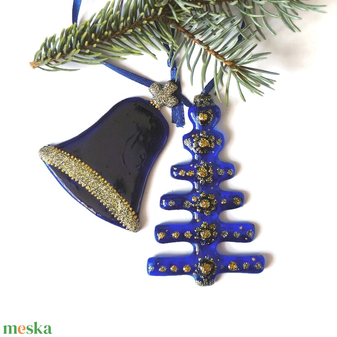 Kék  harang és fenyőfa üveg karácsonyfadísz - karácsony - karácsonyi lakásdekoráció - karácsonyfadíszek - Meska.hu