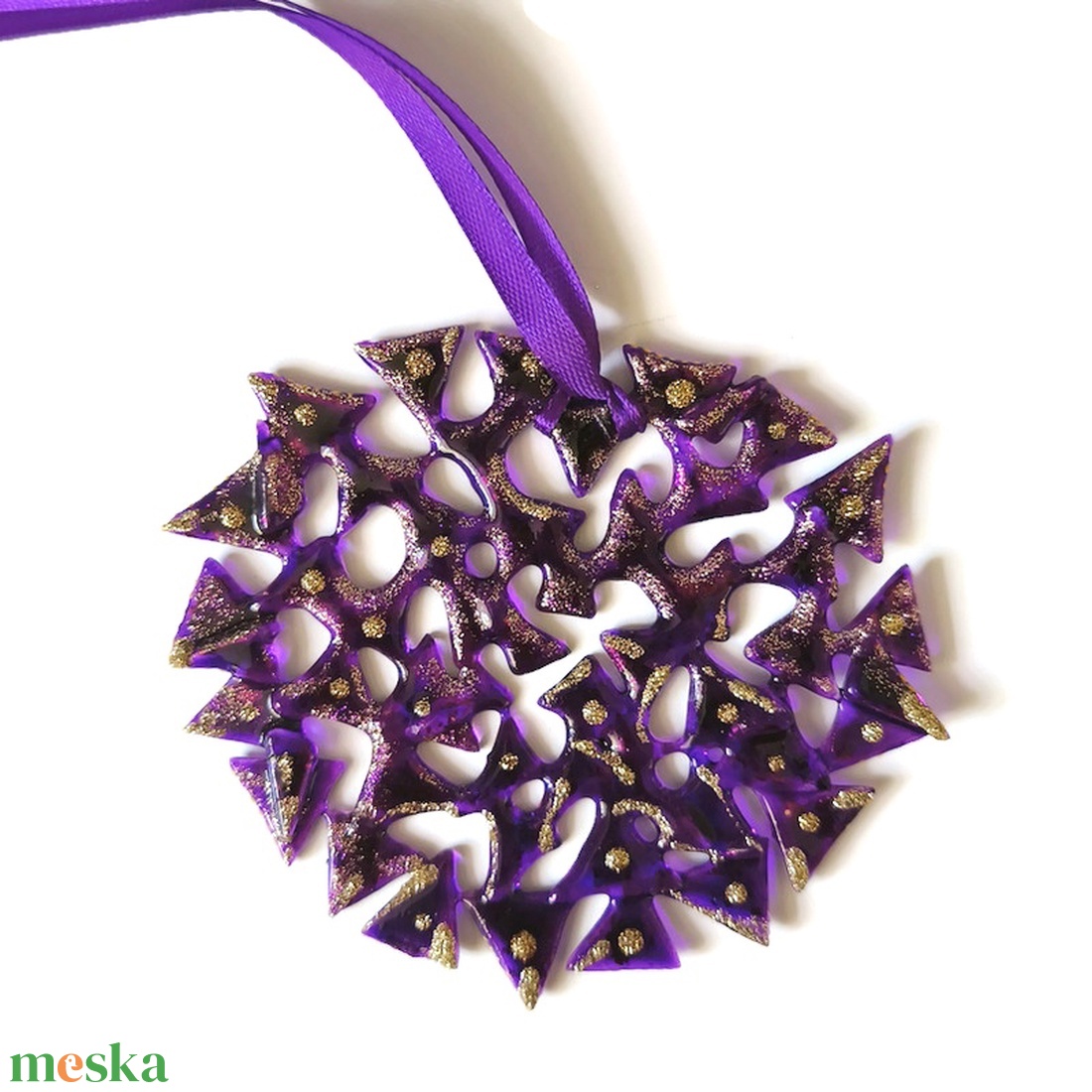 Lila  áttört üveg karácsonyfadísz arany díszítéssel - karácsony - karácsonyi lakásdekoráció - karácsonyfadíszek - Meska.hu