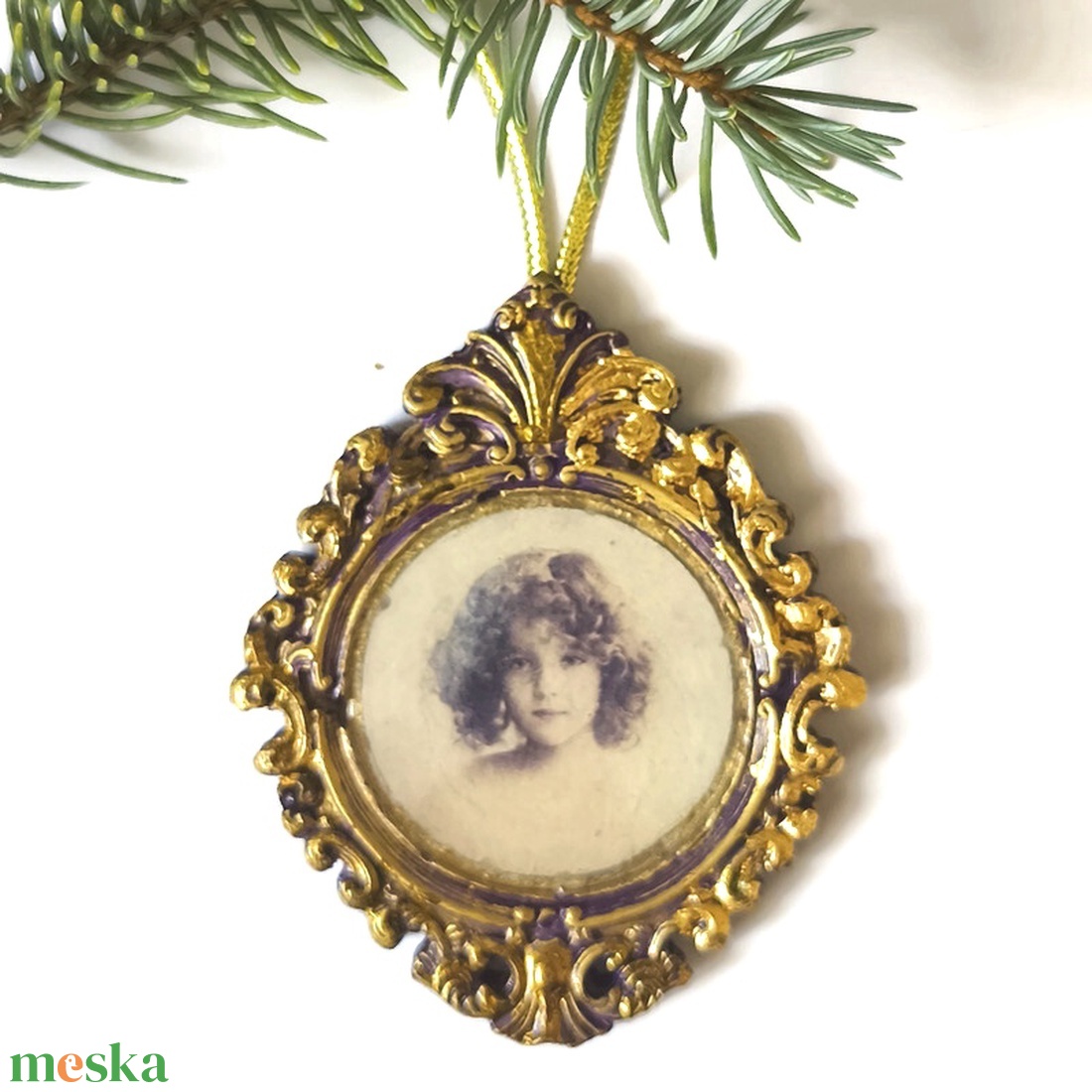 Barokk stílusú karácsonyfadísz leány portréval, öntött kerámia - karácsony - karácsonyi lakásdekoráció - karácsonyfadíszek - Meska.hu