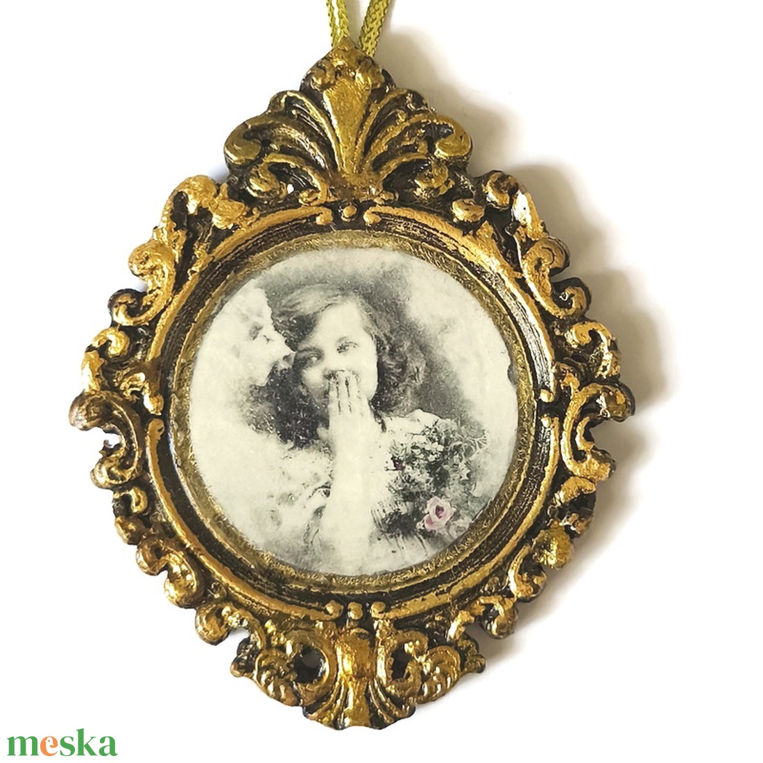 Barokk stílusú karácsonyfadísz leány portréval, öntött kerámia - karácsony - karácsonyi lakásdekoráció - karácsonyfadíszek - Meska.hu