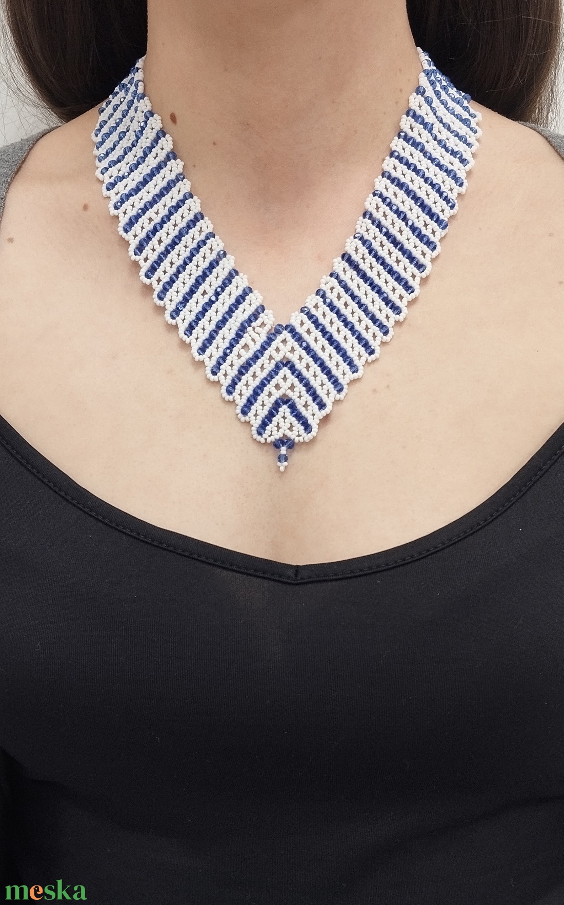 Kék-fehér nyaklánc - ékszer - nyaklánc - gyöngyös nyaklánc - Meska.hu