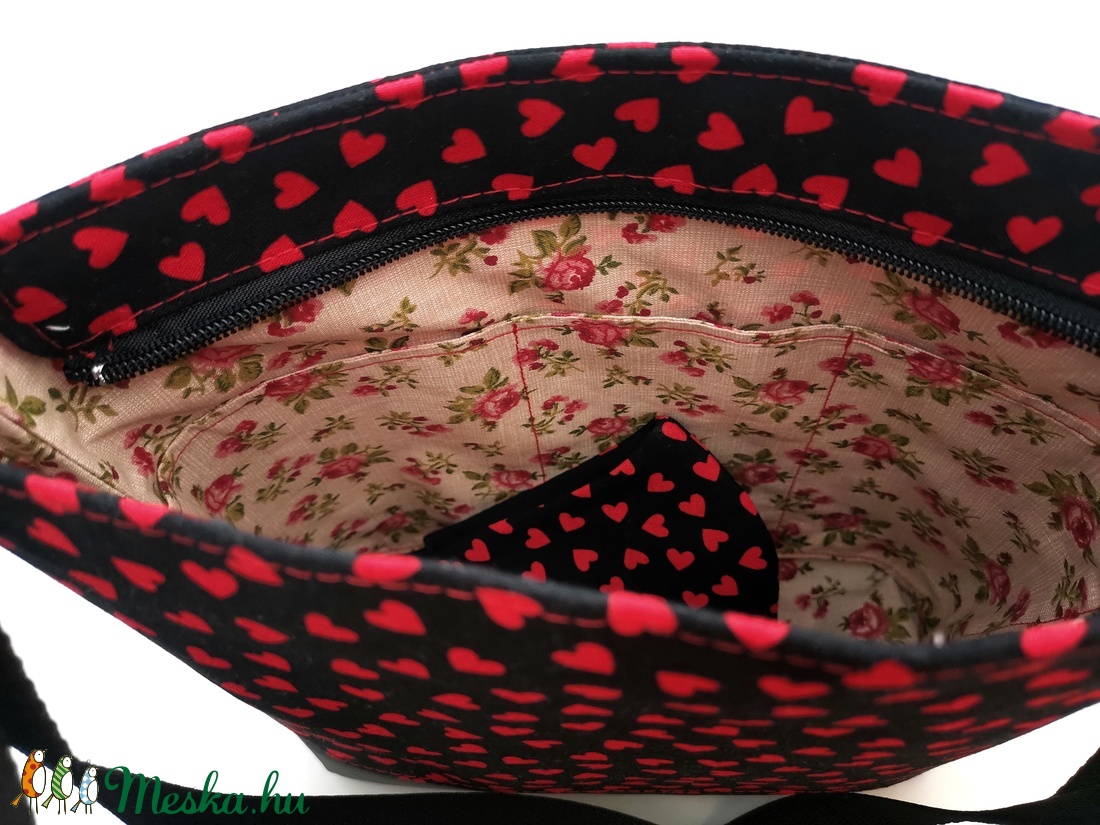 AKCIÓ!! Romantikus, csajos, szívecskés utcai táska II - táska & tok - kézitáska & válltáska - vállon átvethető táska - Meska.hu