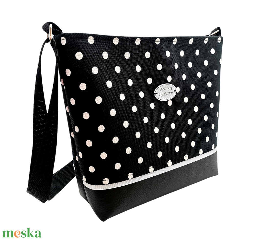 KÉSZLETEN - Klasszikus elegancia - Női táska - Fekete fehér pöttyös  - táska & tok - kézitáska & válltáska - vállon átvethető táska - Meska.hu