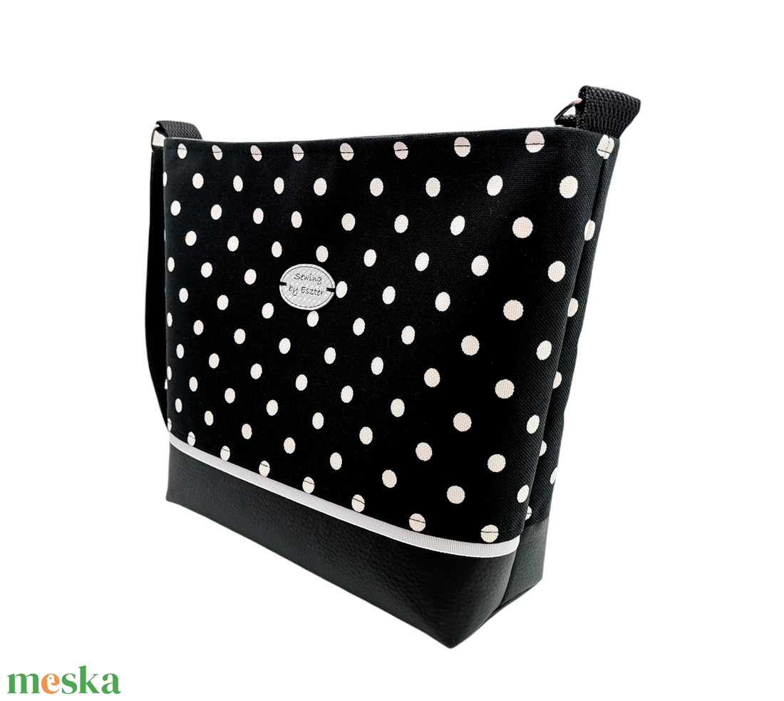 KÉSZLETEN - Klasszikus elegancia - Női táska - Fekete fehér pöttyös  - táska & tok - kézitáska & válltáska - vállon átvethető táska - Meska.hu