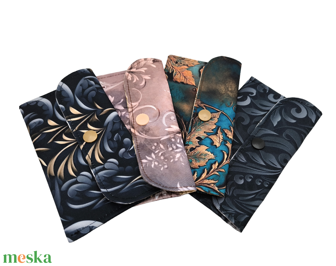 Elegáns Papírzsebkendő tartó - Patentos zsebkendőtartó - Fekete és arany - táska & tok - pénztárca & más tok - zsebkendőtartó tok - Meska.hu Elegáns Papírzsebkendő tartó - Patentos zsebkendőtartó - Fekete és arany - táska & tok - pénztárca & más tok - zsebkendőtartó tok - Meska.hu