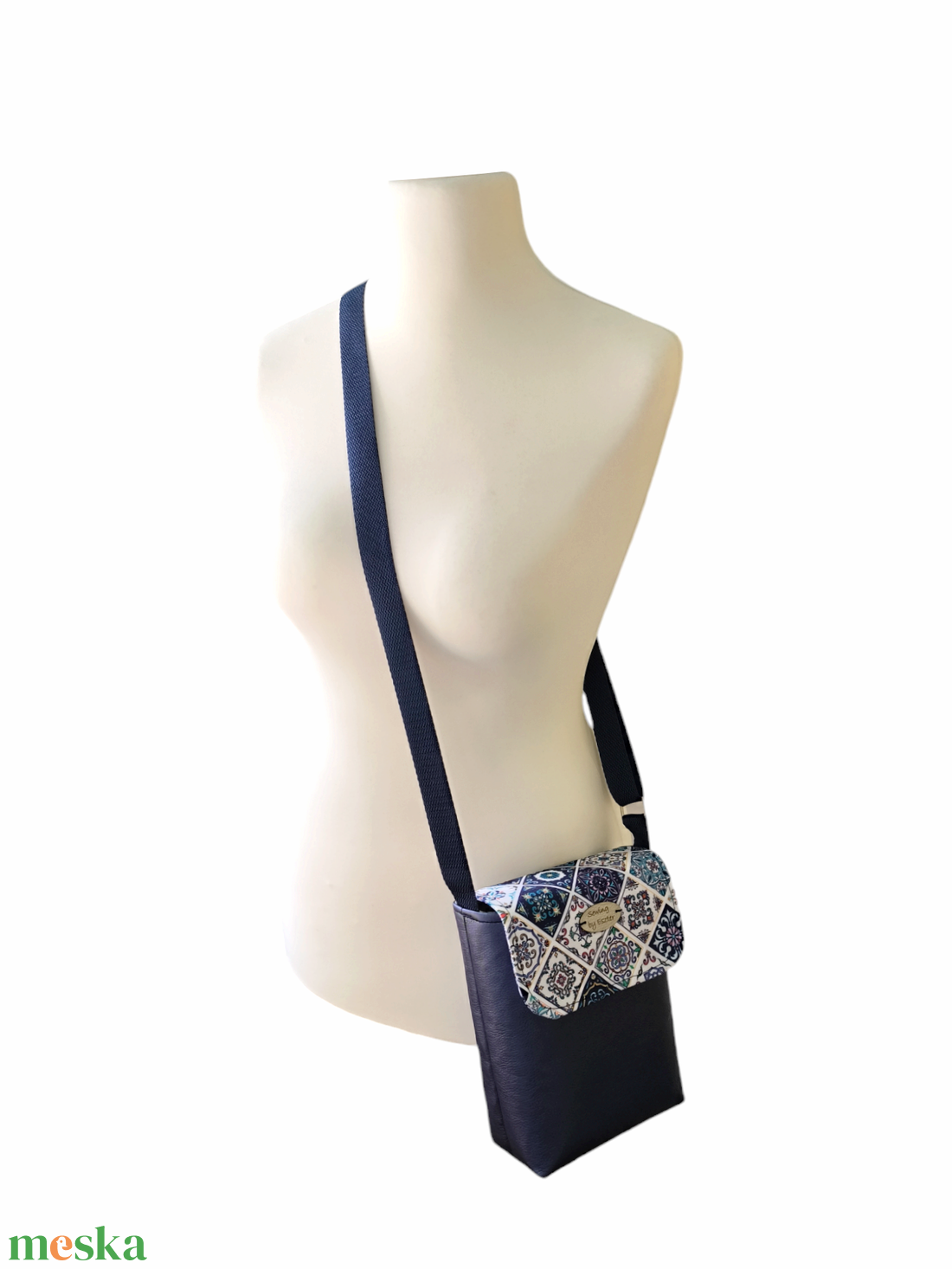 Éjszakai viragok crossbody / Mobiltelefon táska / Mobiltáska / Fesztivál táska - táska & tok - pénztárca & más tok - telefontok - Meska.hu Éjszakai viragok crossbody / Mobiltelefon táska / Mobiltáska / Fesztivál táska - táska & tok - pénztárca & más tok - telefontok - Meska.hu