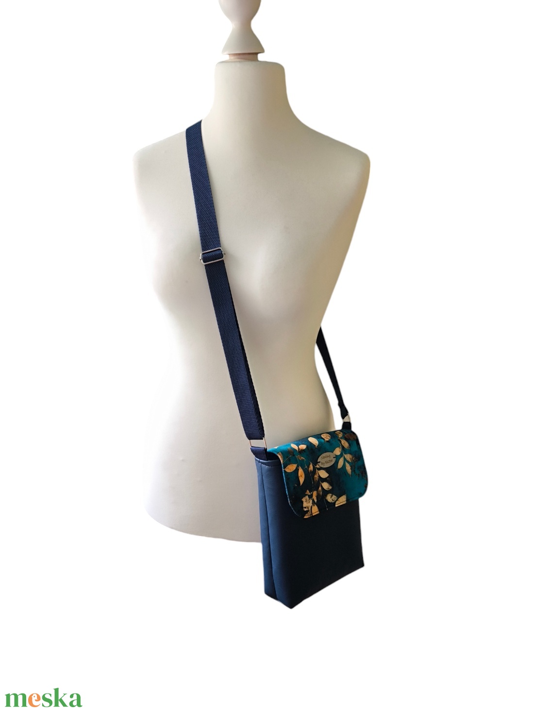 Kék és arany levelek crossbody / Mobiltelefon táska / Mobiltáska / Fesztivál táska - táska & tok - pénztárca & más tok - telefontok - Meska.hu Kék és arany levelek crossbody / Mobiltelefon táska / Mobiltáska / Fesztivál táska - táska & tok - pénztárca & más tok - telefontok - Meska.hu