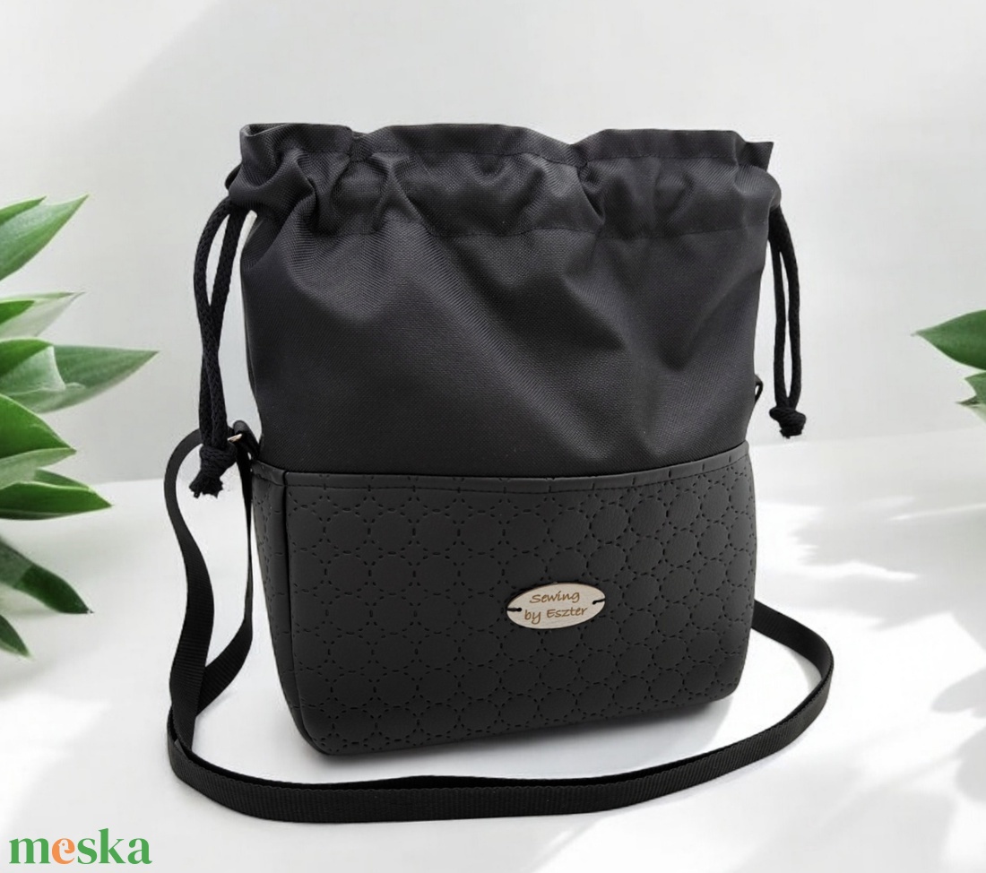 Csak elegánsan különleges női táska - Vödörtáska - táska & tok - kézitáska & válltáska - válltáska - Meska.hu Csak elegánsan különleges női táska - Vödörtáska - táska & tok - kézitáska & válltáska - válltáska - Meska.hu