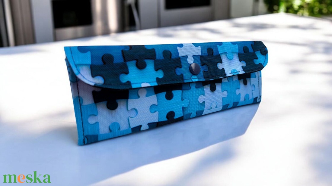 Patentos evőeszköztartó I. - Kék puzzle mintás - táska & tok - uzsonna- & ebéd tartó - evőeszköz tartó - Meska.hu Patentos evőeszköztartó I. - Kék puzzle mintás - táska & tok - uzsonna- & ebéd tartó - evőeszköz tartó - Meska.hu