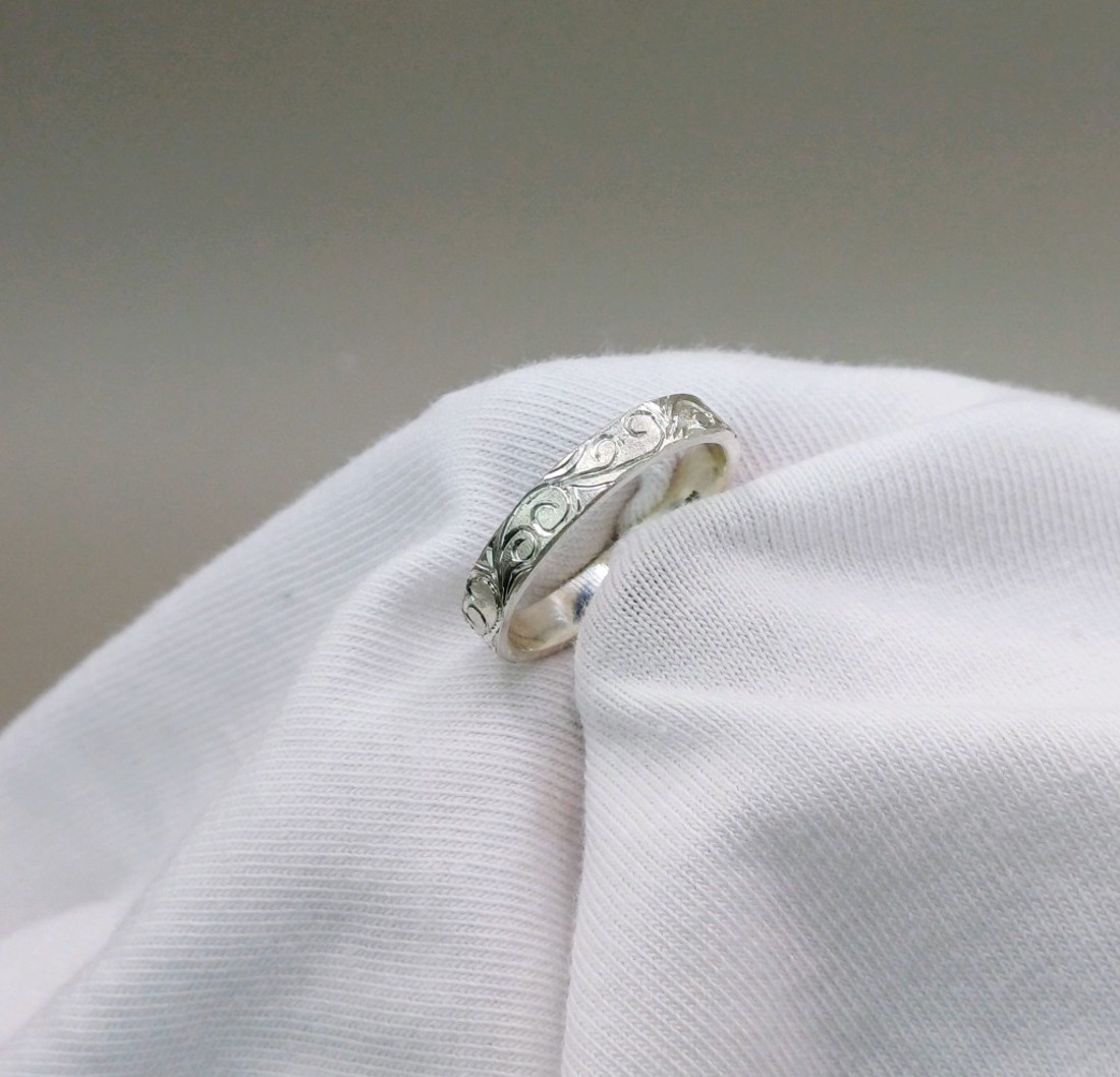 Az élet indái - kézzel vésett ezüst karikagyűrű - esküvő - ékszer - karikagyűrű - Meska.hu