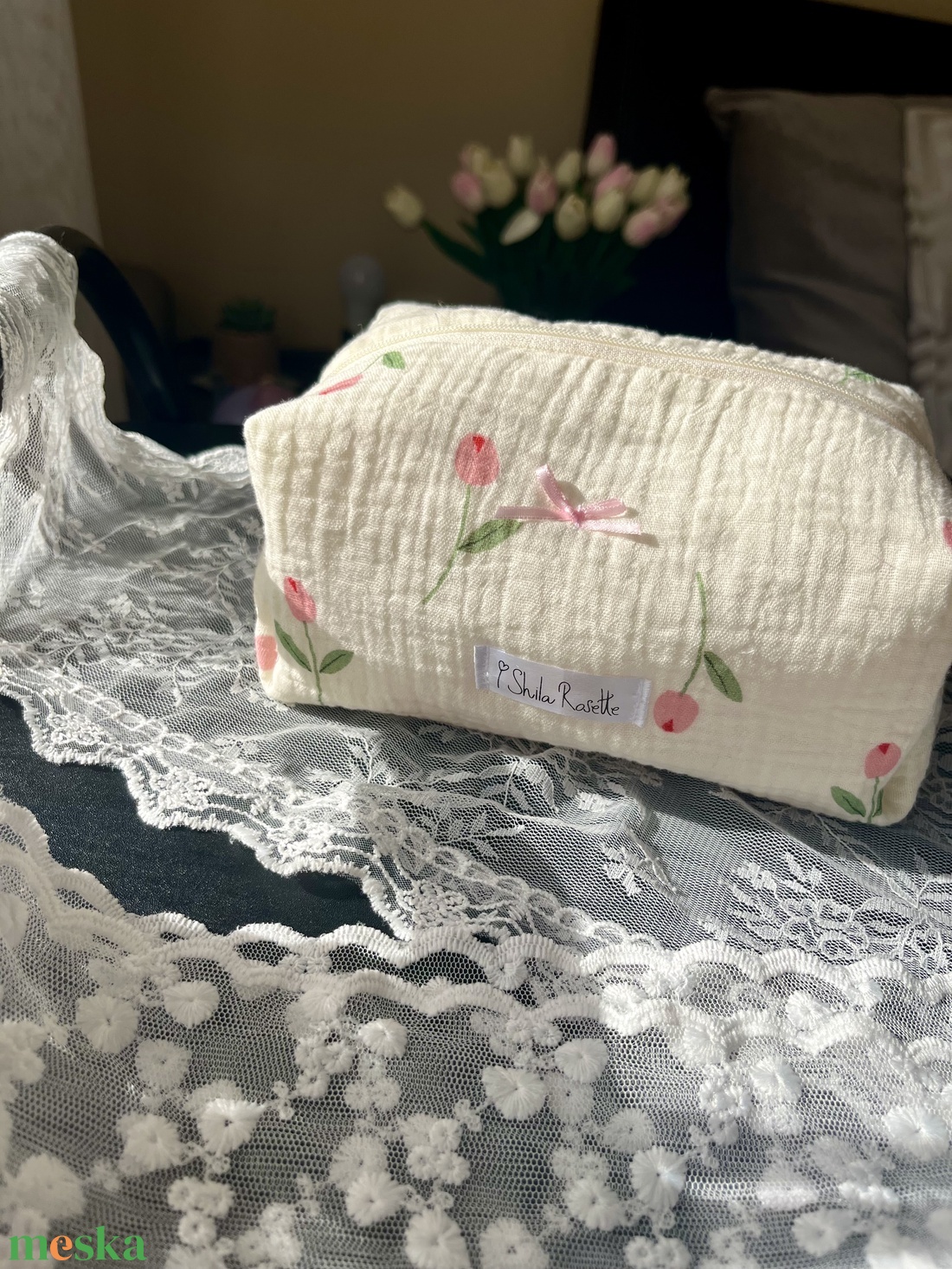 'Elodie' Beauty Bag pamut tulipános neszesszer masnis béléssel - táska & tok - neszesszer - Meska.hu