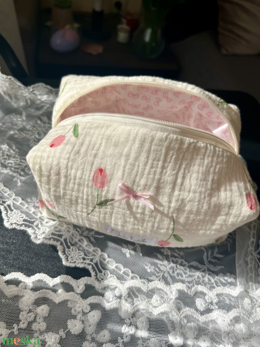 'Elodie' Beauty Bag pamut tulipános neszesszer masnis béléssel - táska & tok - neszesszer - Meska.hu