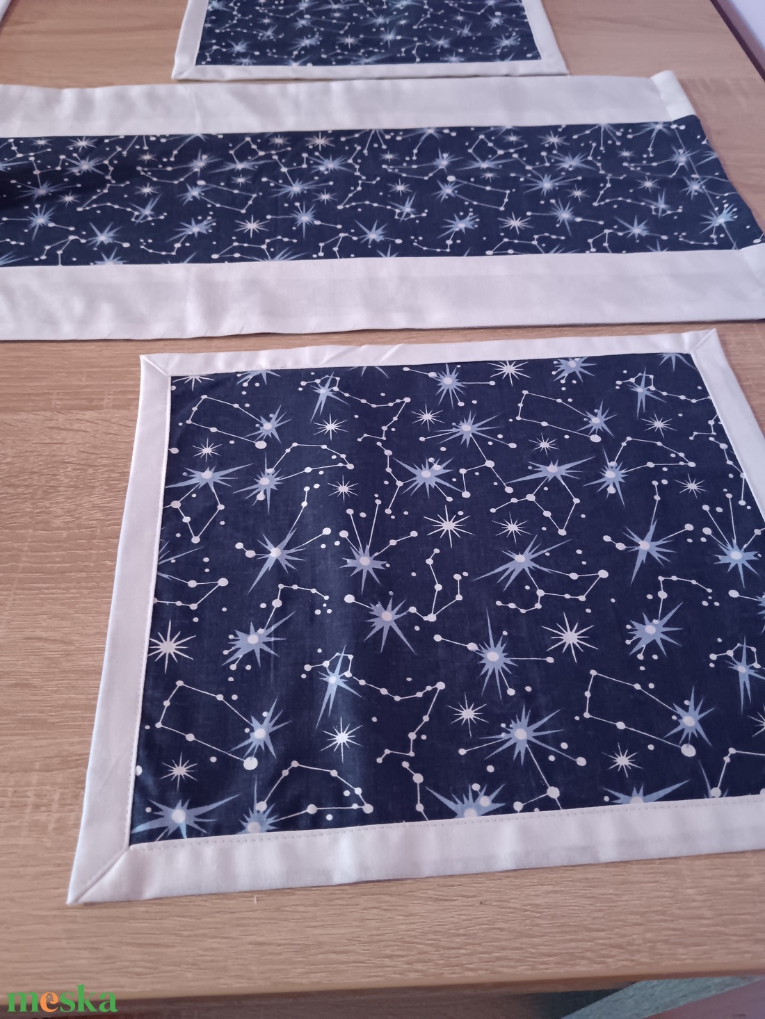 Karácsonyi futó 6 db-os tányéralátéttel  - karácsony - karácsonyi lakásdekoráció - ünnepi asztaldekoráció - Meska.hu