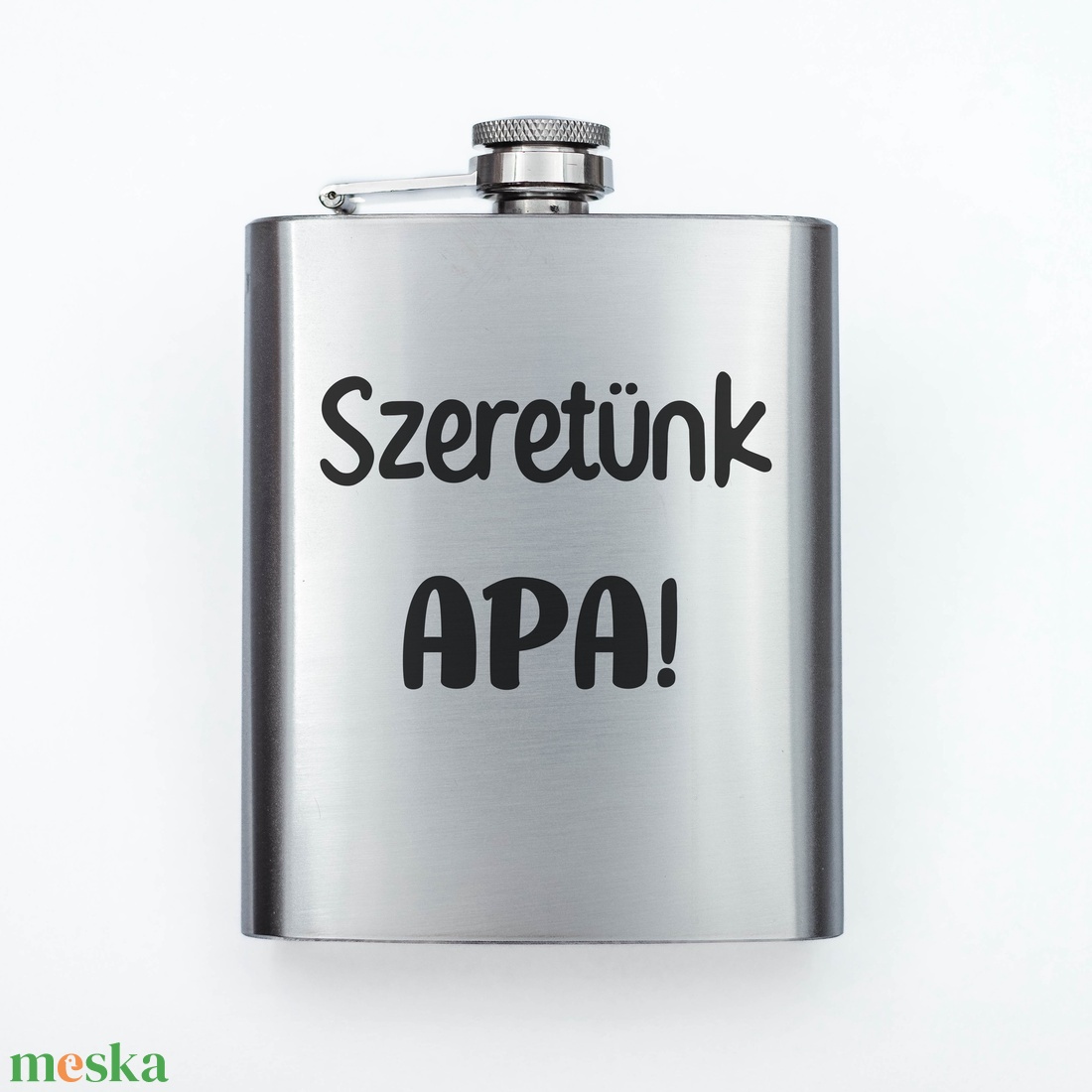 Gravírozott fém flaska - Szeretünk Apa - otthon & életmód - konyhafelszerelés, tálalás - flaska, csatos üveg - Meska.hu Gravírozott fém flaska - Szeretünk Apa - otthon & életmód - konyhafelszerelés, tálalás - flaska, csatos üveg - Meska.hu