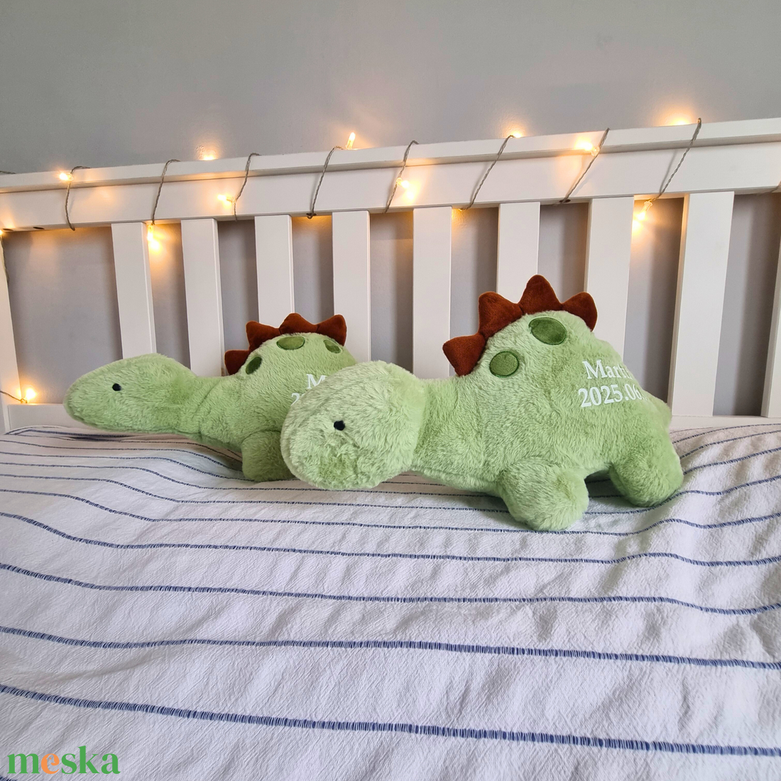 GreeNie - Egyedi, névre szóló plüss dino (22x42 cm) - baba - mama - babaemlékek - baba emlékőrző - Meska.hu