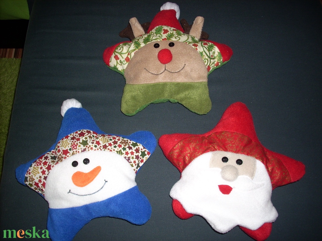 Csillag alakú párnák,különböző arccal (szarvas,hóember,mikulás ...) - karácsony - karácsonyi lakásdekoráció - karácsonyi manók, figurák - Meska.hu