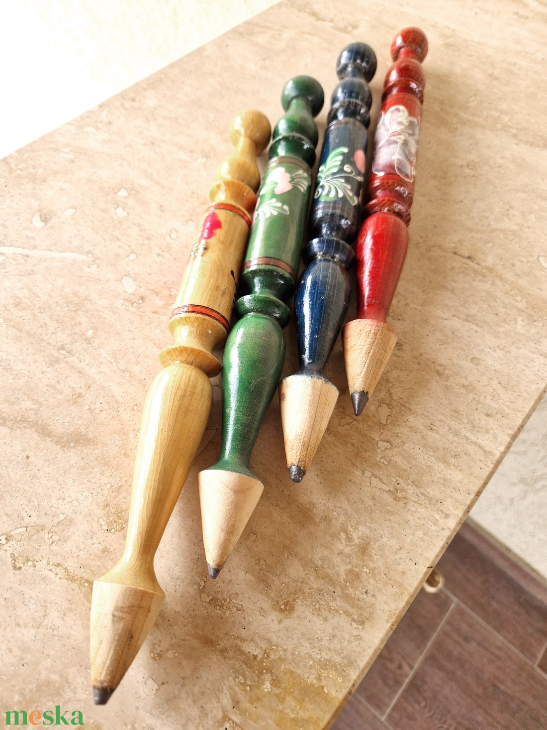 Rusztikus óriás ceruzák, faragott, festett, egyedi fa ceruzatartó, különleges, mozgó dizájn - otthon & életmód - dekoráció - dísztárgy - Meska.hu