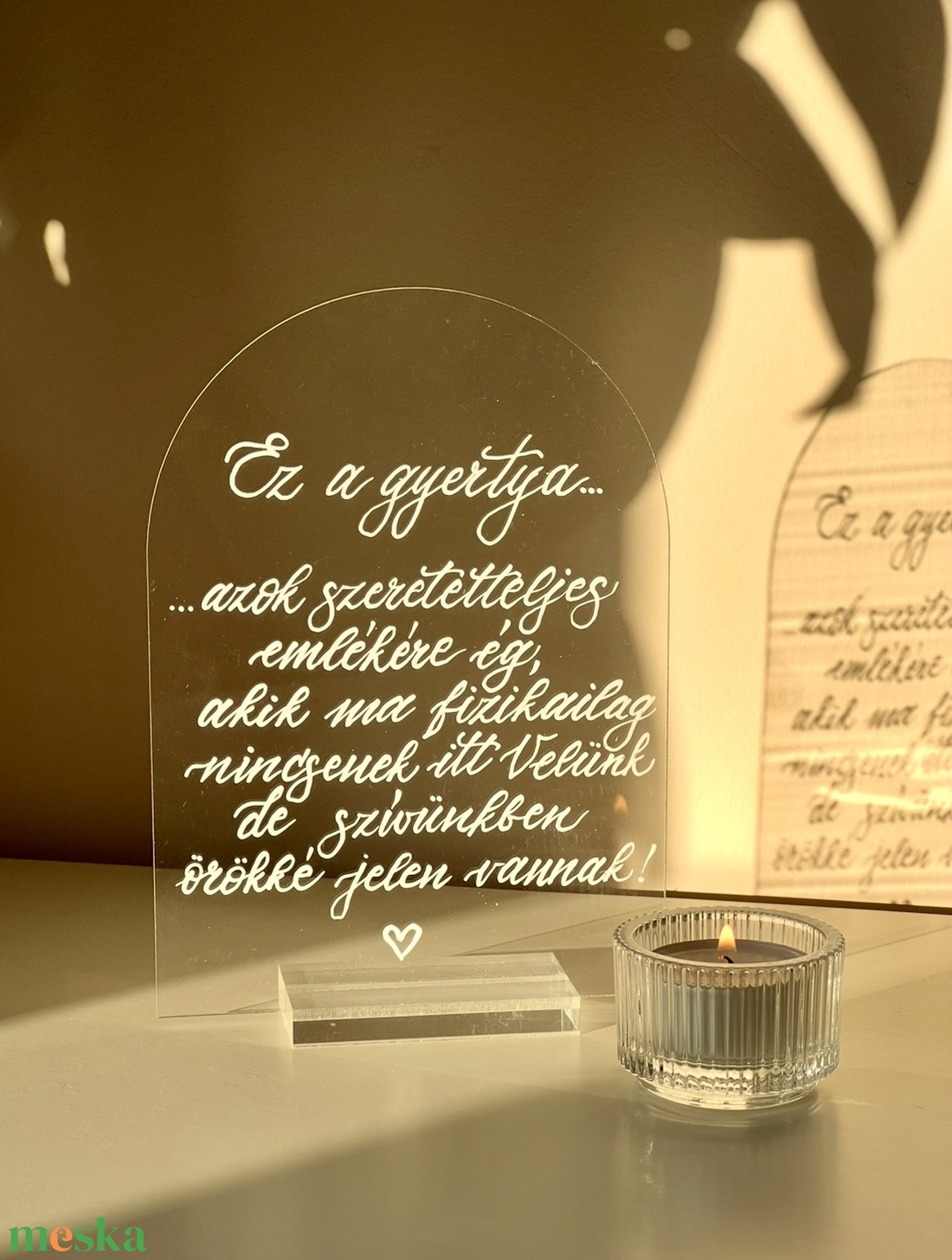 Kalligrafikus plexi emléktábla szeretteink tiszteletére - esküvő - emlék & ajándék - köszönőajándék - Meska.hu
