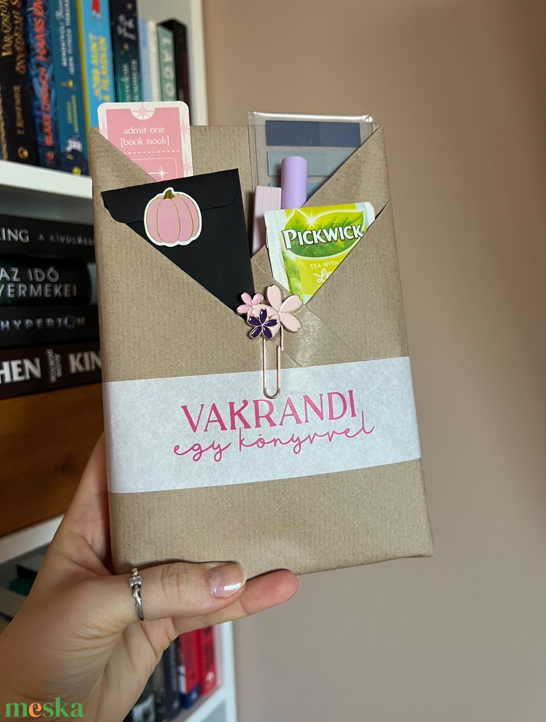Blind date with a book - Vakrandi egy könyvvel - - Meska.hu Blind date with a book - Vakrandi egy könyvvel - - Meska.hu