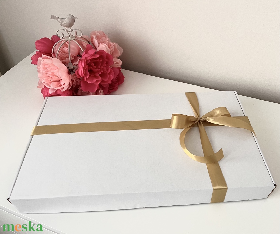 Koszorúslány, tanú felkérő köntös - vállfa box - esküvő - emlék & ajándék - doboz - Meska.hu Koszorúslány, tanú felkérő köntös - vállfa box - esküvő - emlék & ajándék - doboz - Meska.hu