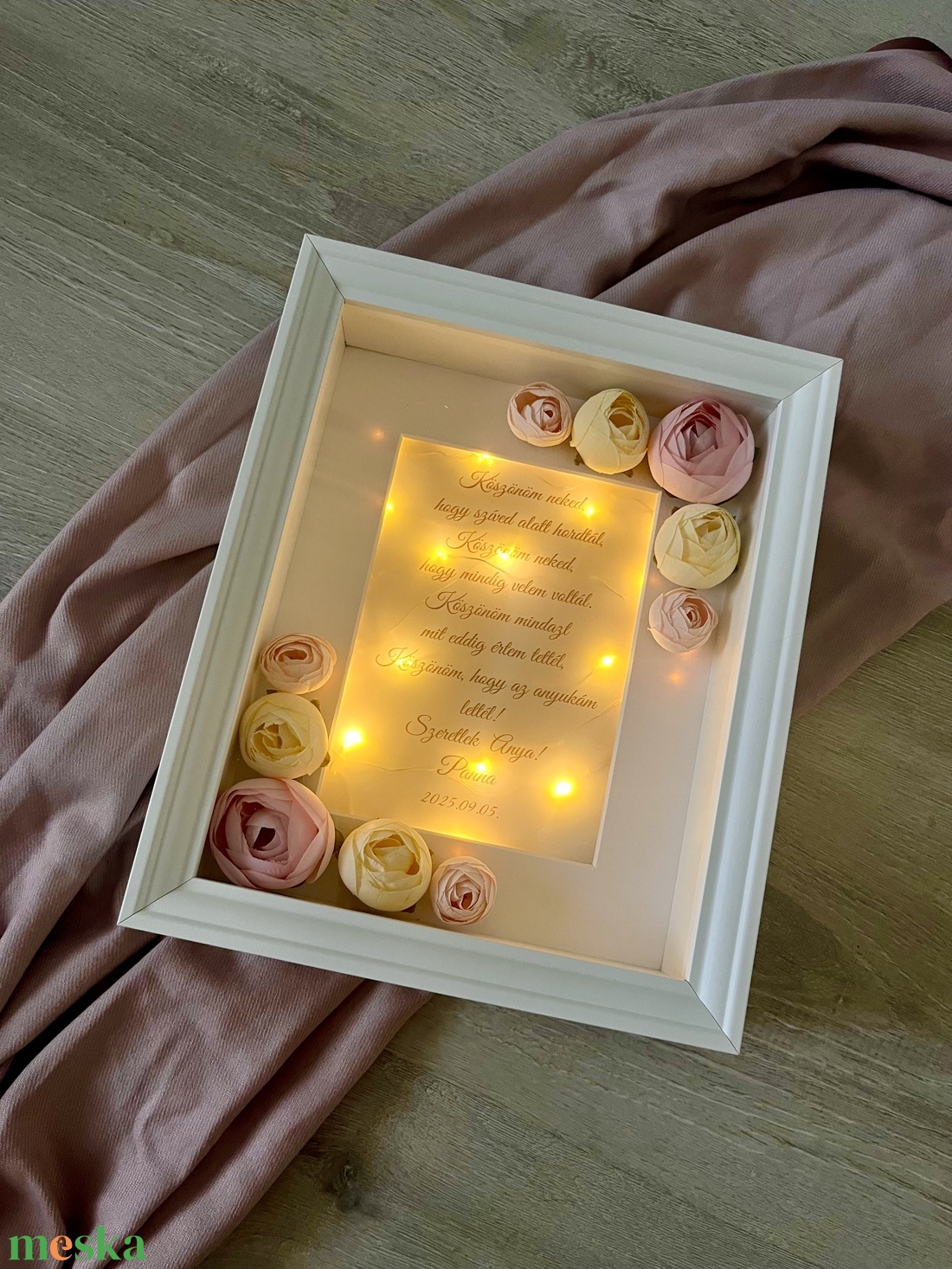 Szülőköszöntő virágos képkeret led világítással - esküvő - emlék & ajándék - szülőköszöntő ajándék - Meska.hu Szülőköszöntő virágos képkeret led világítással - esküvő - emlék & ajándék - szülőköszöntő ajándék - Meska.hu