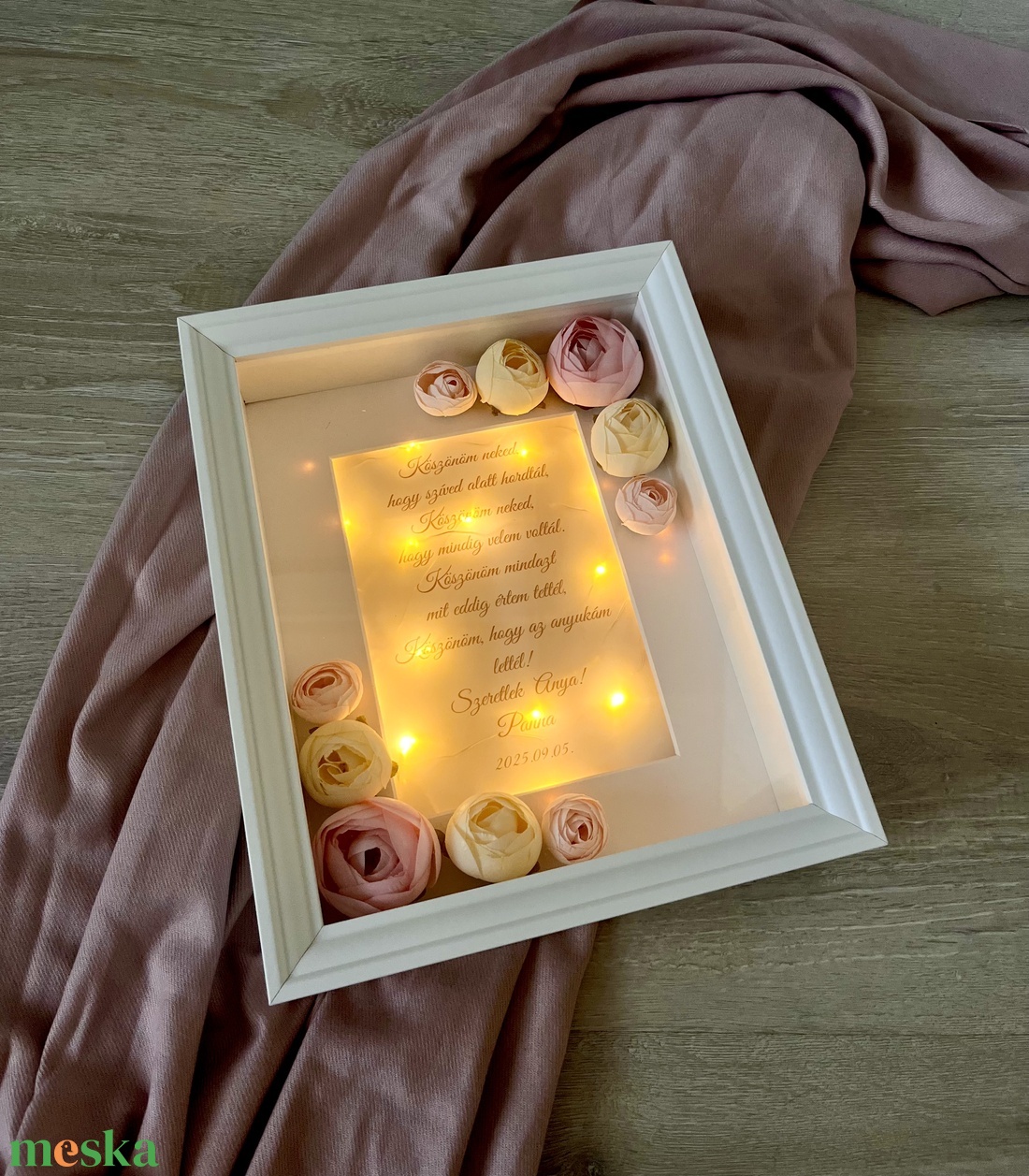Szülőköszöntő virágos képkeret led világítással - esküvő - emlék & ajándék - szülőköszöntő ajándék - Meska.hu Szülőköszöntő virágos képkeret led világítással - esküvő - emlék & ajándék - szülőköszöntő ajándék - Meska.hu
