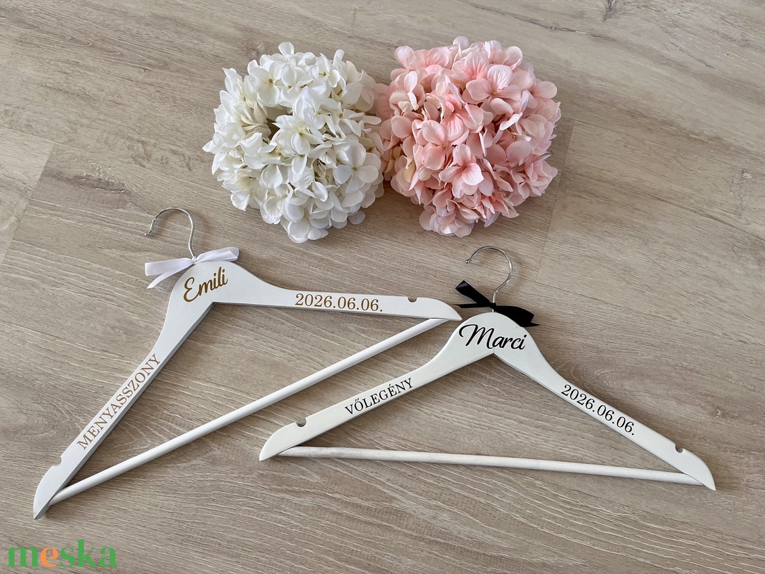 Menyasszony és vőlegény páros vállfa szett - esküvő - ruha - vállfa - Meska.hu