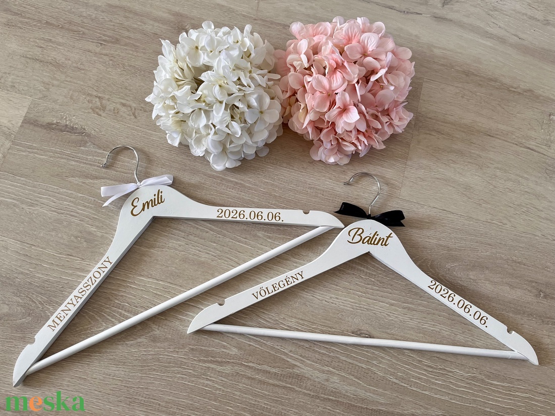 Menyasszony és vőlegény páros vállfa szett - esküvő - ruha - vállfa - Meska.hu