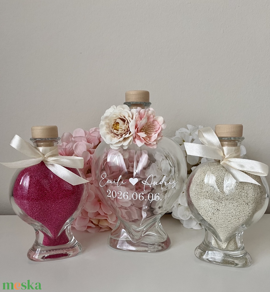 Homokceremónia üveg szett - kalligrafikus nevekkel - AJÁNDÉK felirattal, virágos díszítéssel - esküvő - emlék & ajándék - nászajándék - ceremónia szett - Meska.hu