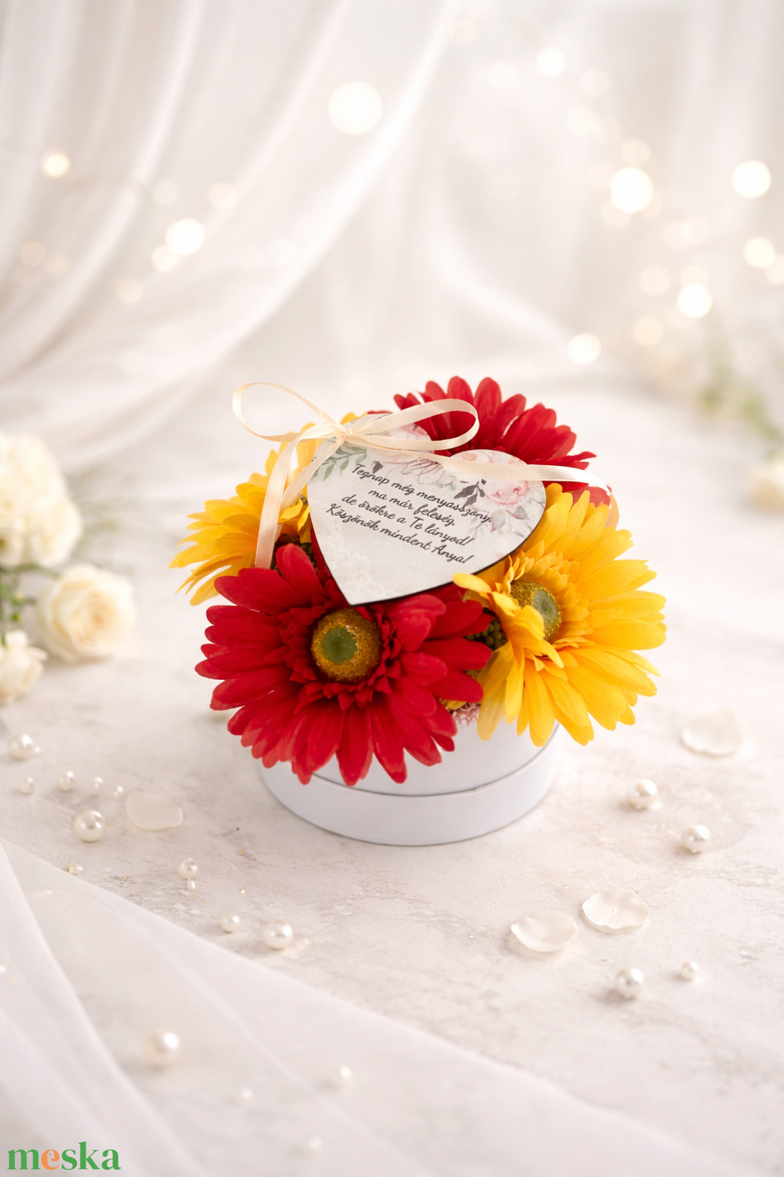 Szülőköszöntő, nagymama köszöntő közepes KÖR box - Gerbera virágokkal - esküvő - emlék & ajándék - szülőköszöntő ajándék - Meska.hu