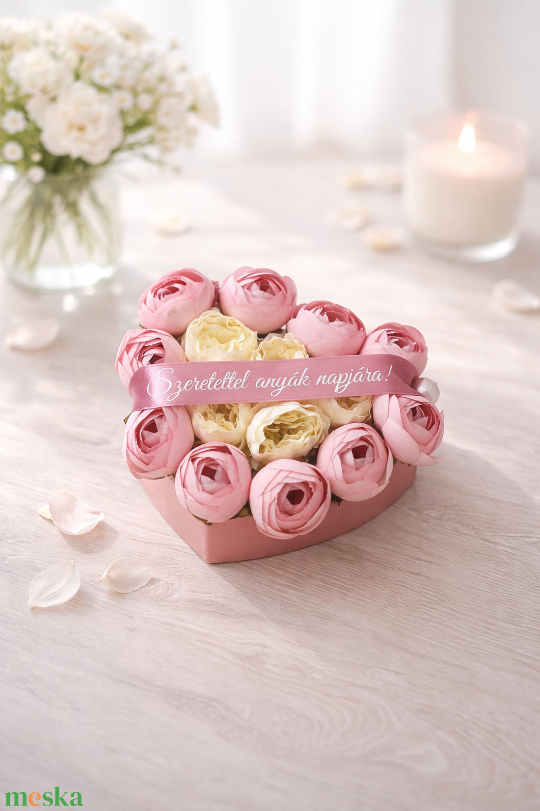 Anyák napi szív alakú virágbox - esküvő - emlék & ajándék - szülőköszöntő ajándék - Meska.hu