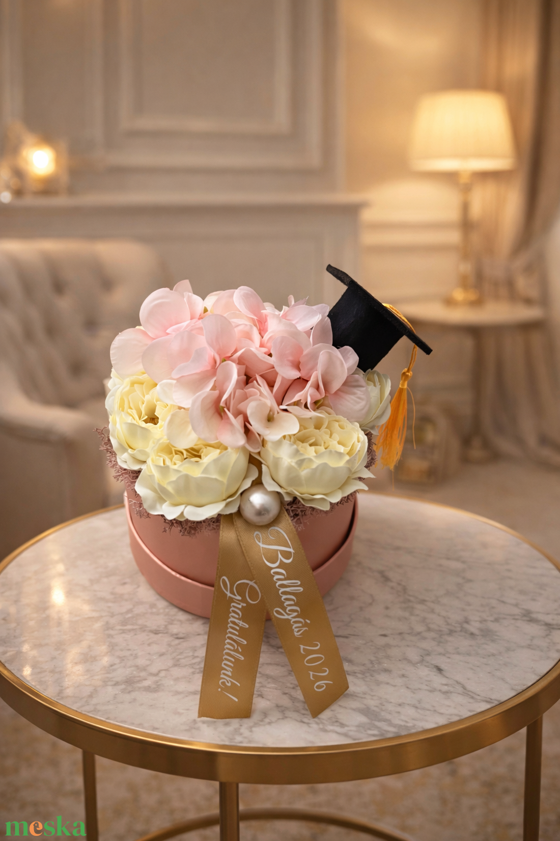 Virágbox ballagásra, diplomaosztóra - otthon & életmód - virágdekoráció - virágok - virágbox - Meska.hu