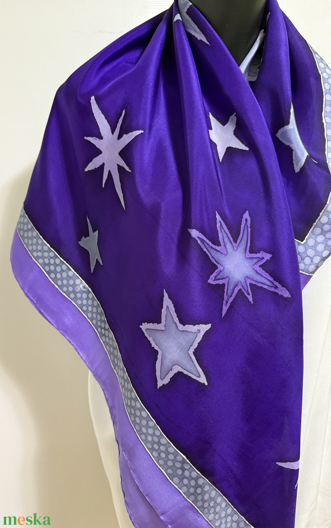 Csillagfény-lila álom � kézzel festett, 90�90 cm-es, 100% valódi hernyóselyem kendő - ruha & divat - sál, sapka, kendő - kendő - Meska.hu