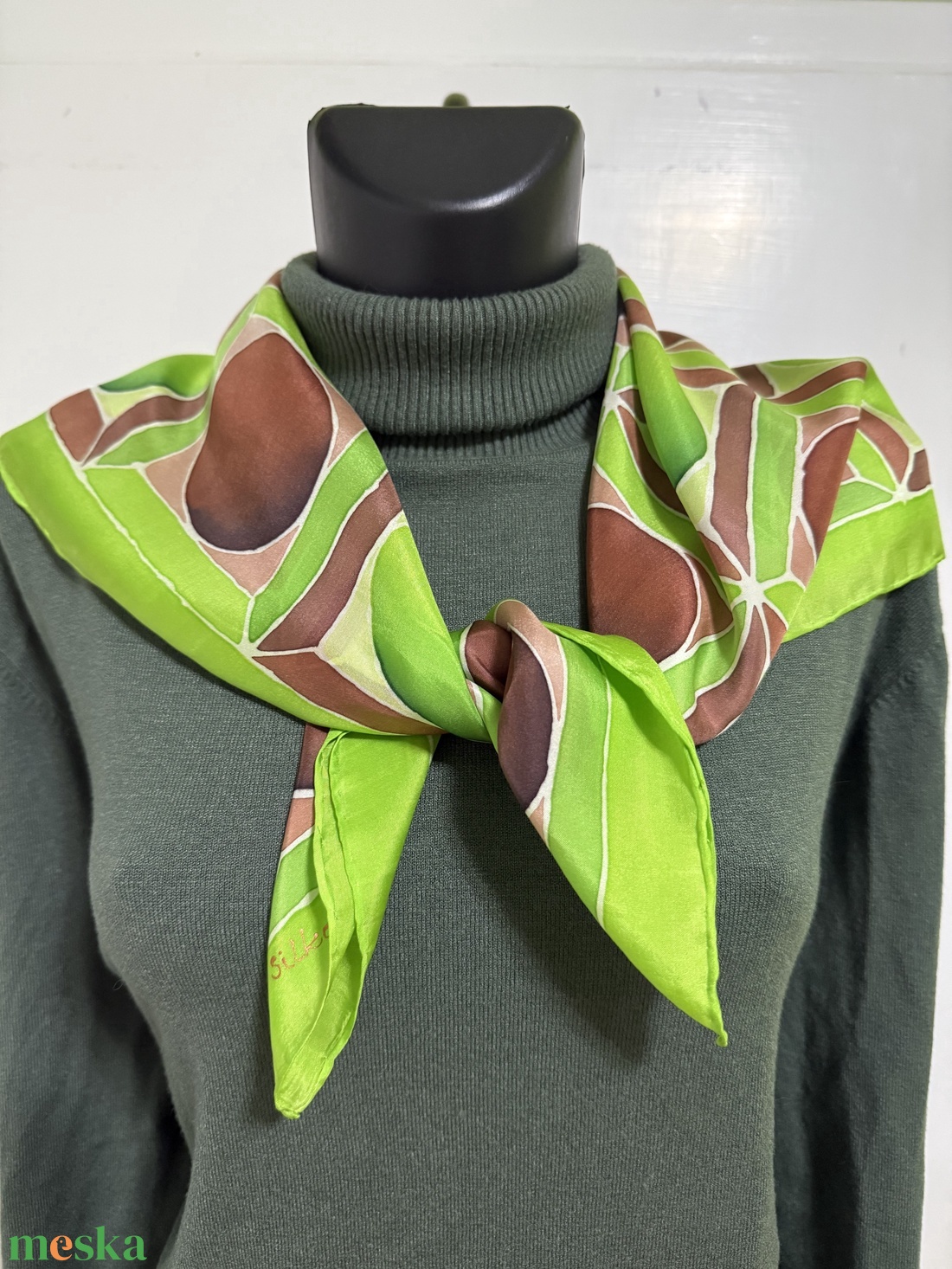 Friss zöld harmónia  kézzel festett egyedi selyemkendő - ruha & divat - sál, sapka, kendő - kendő - Meska.hu
