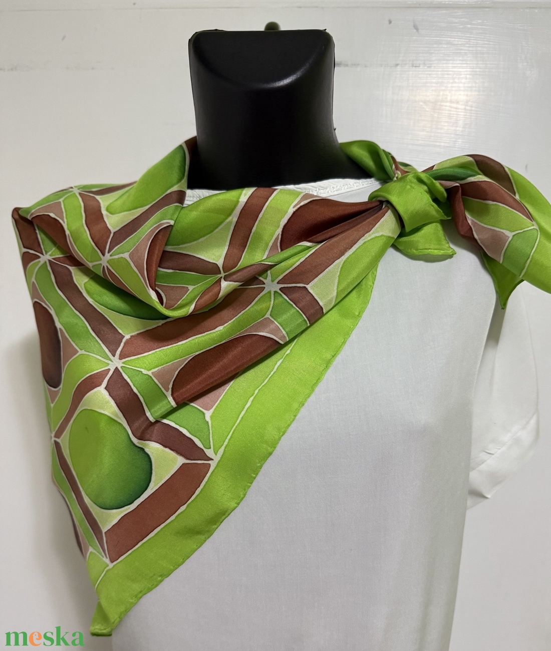 Friss zöld harmónia  kézzel festett egyedi selyemkendő - ruha & divat - sál, sapka, kendő - kendő - Meska.hu