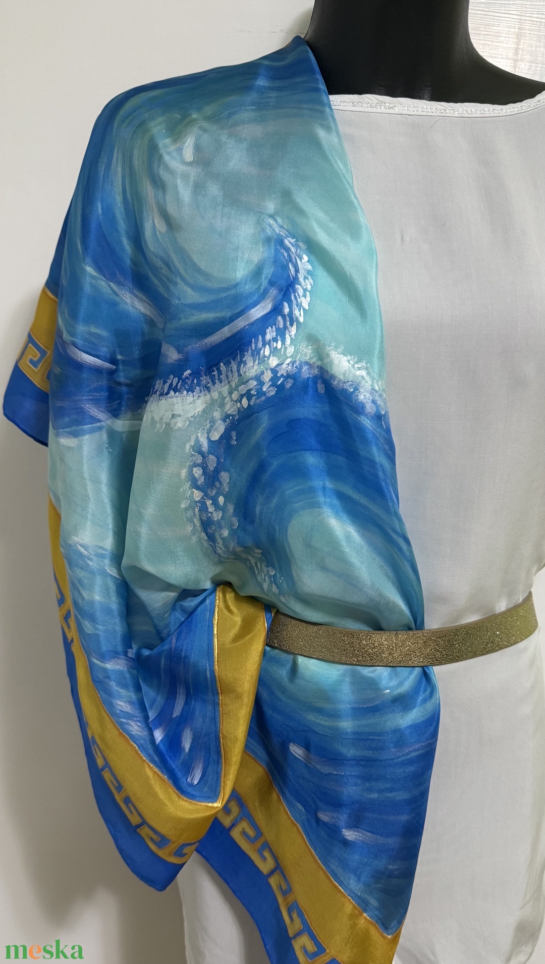 Kék-türkiz selyemkendő arany részletekkel � visszafogott luxus a mindennapokra - ruha & divat - sál, sapka, kendő - kendő - Meska.hu