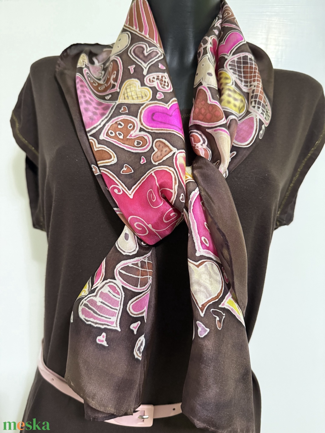Kézzel festett 100% hernyóselyem sál � Édes Szívek (35�130 cm, egyedi darab) - ruha & divat - sál, sapka, kendő - sál - Meska.hu